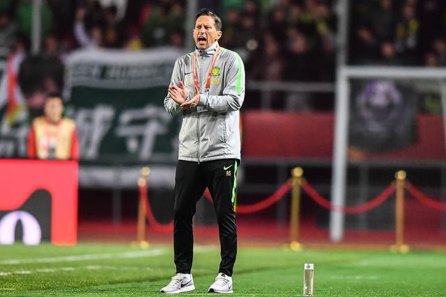 意甲-姆班古拉破门小维阿建功 尤文2-0AC米兰